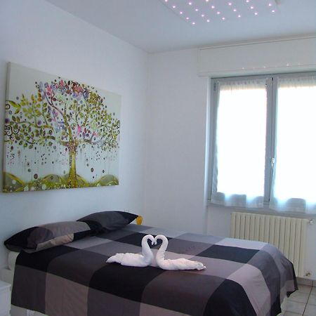 Modern Apartment Luci & Stelle Near Lake Como Нибьонно Экстерьер фото